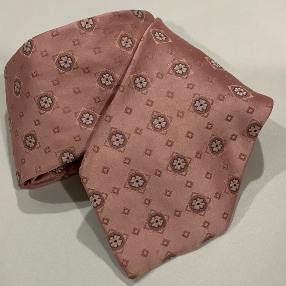 DKNY Men’s tie